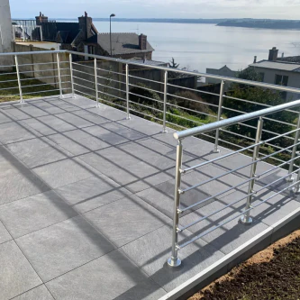 ECO Round Gris Inox, Garde-corps 5 tubes, fixation à plat 